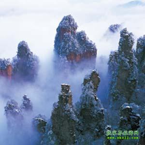 單獨(dú)成團(tuán)H線(xiàn)：張家界、天子山、寶峰湖、天門(mén)山、鳳凰古城純玩四晚五日游