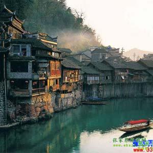 【長(zhǎng)沙往返路線1】張家界、鳳凰古城、天子山、黃龍洞三晚四日游