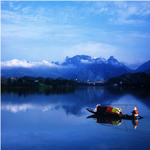 喜樂(lè)O線：猛洞河漂流、鳳凰古城兩日游